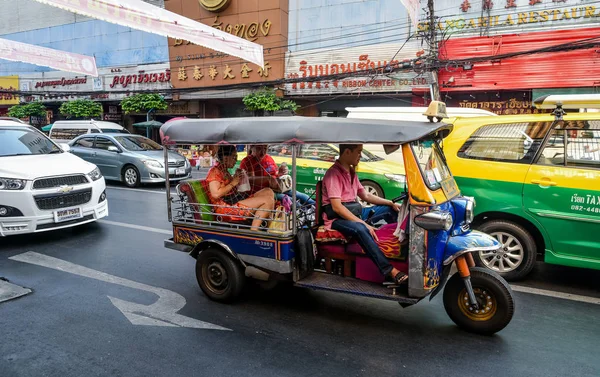 Tuk-tuk w: Chinatown — Zdjęcie stockowe