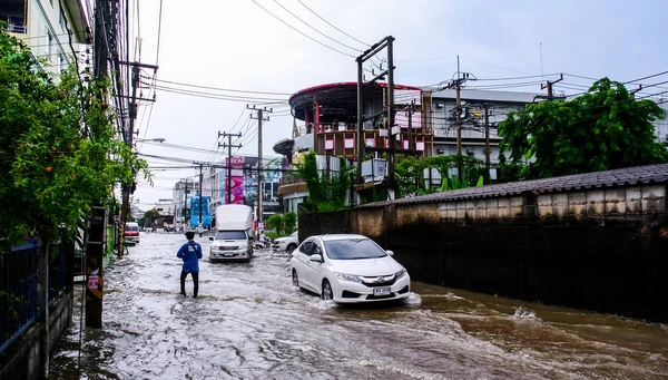 Powodzie po deszczu w mieście Sriracha — Zdjęcie stockowe