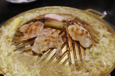 Pirinç tavada kavrulmuş domuz eti, Kore Barbekü