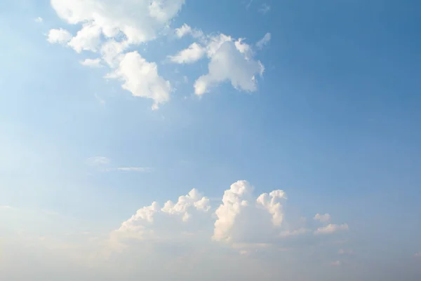 Bom Céu Azul Fresco Com Nuvens Fundo — Fotografia de Stock