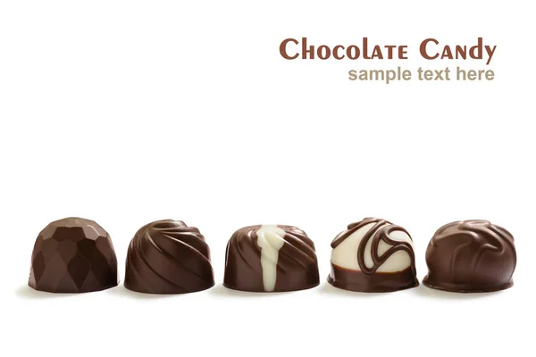 Sortiment av choklad godis från svart, mjölkchoklad och vit choklad med nötter och marsipan — Stockfoto