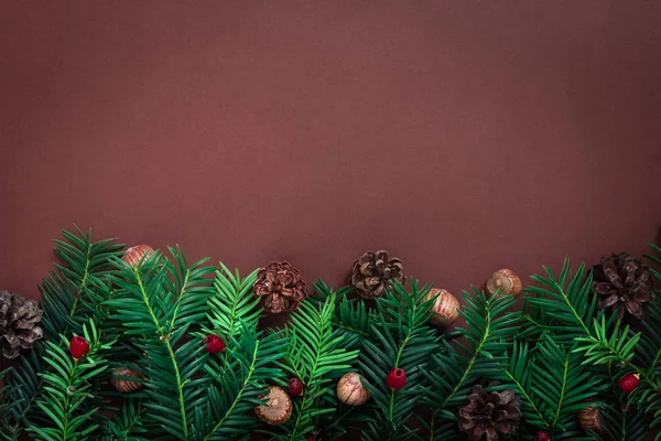 在勃艮第背景的圣诞节边框设计 — 图库照片