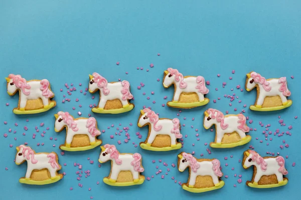 Galletas Azúcar Forma Unicornio Decoradas Con Glaseado Real Pastel Sobre — Foto de Stock