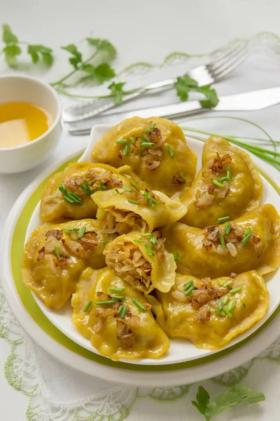 Dumplings Con Col Cebollas Fritas Esta Una Comida Muy Popular — Foto de Stock