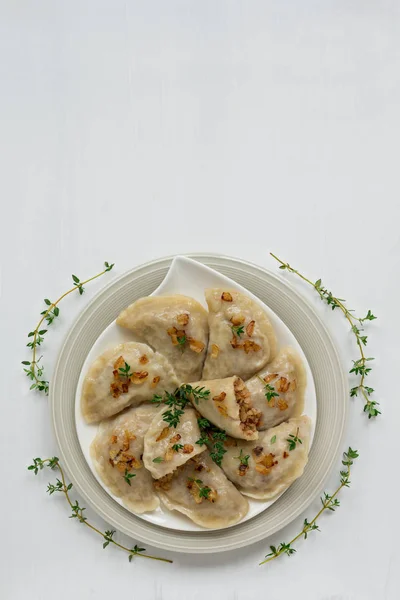 Dumplings Con Gachas Trigo Sarraceno Cebollas Fritas Esta Una Comida — Foto de Stock