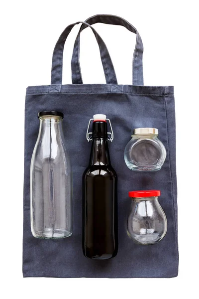 Bolsa de compras de algodón, frasco, botella e hilo de cocina aislados sobre fondo blanco — Foto de Stock