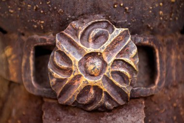 Bronz Boyalı Eski Yıpranmış Paslı Metal Soyut Doku