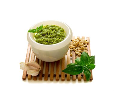 fesleğen pesto kase