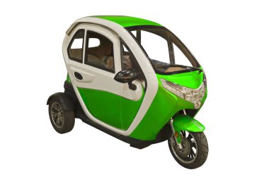 Beyaz arka planda izole edilmiş küçük elektrikli araba