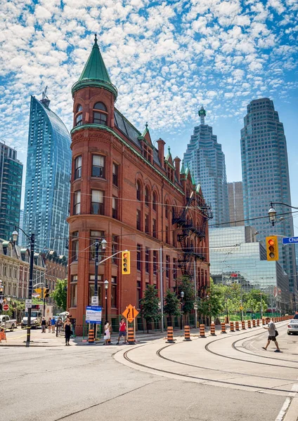 TORONTO, ONTARIO - 06 de julho de 2017: Gooderham ou Flatiron Building — Fotografia de Stock