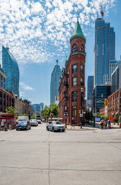 Toronto, Ontario - 06 juli 2017: Gooderham eller Flatiron Building — Stockfoto