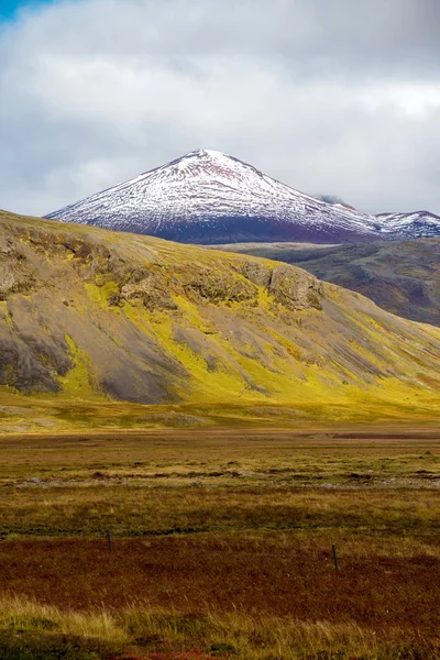 Kleurrijke IJslandse landschap — Stockfoto