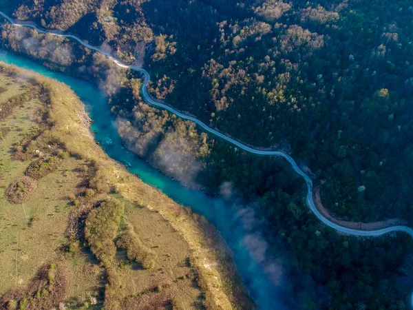 Vista aérea do rio Drina na Bósnia e Herzegovina — Fotografia de Stock