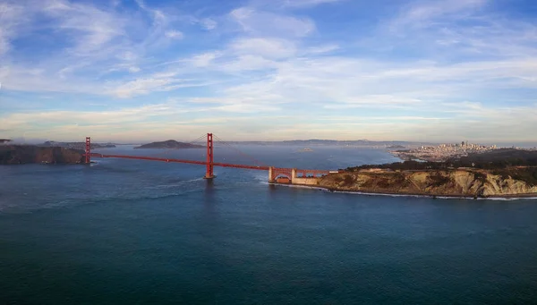Aerial view of Golden Gate bridge in San Francisco, USA — Stock Photo, Image
