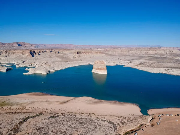 Vief aéreo de Lone Rock en Lake Powell, Arizona, EE.UU. —  Fotos de Stock