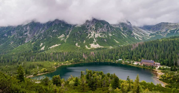 Slovakya Avrupa'nın güzel Poprad göl — Stok fotoğraf