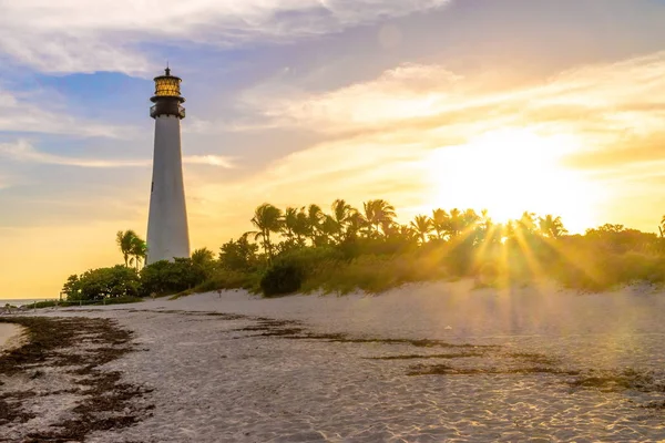 Cape Florida Deniz Feneri ve Fener Bill Baggs State Park içinde , Florida — Stok fotoğraf