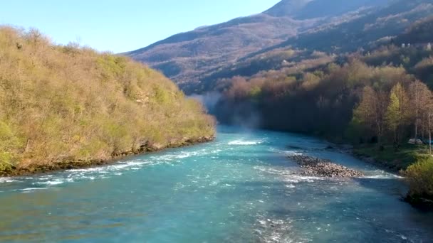 Bosna-Hersek'teki Drina Nehri'nin havadan görünümü — Stok video