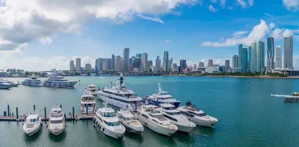 Letecký pohled na záliv v Miami Florida, USA — Stock fotografie