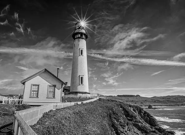 カリフォルニア州ピジョンポイント灯台の航空写真 — ストック写真