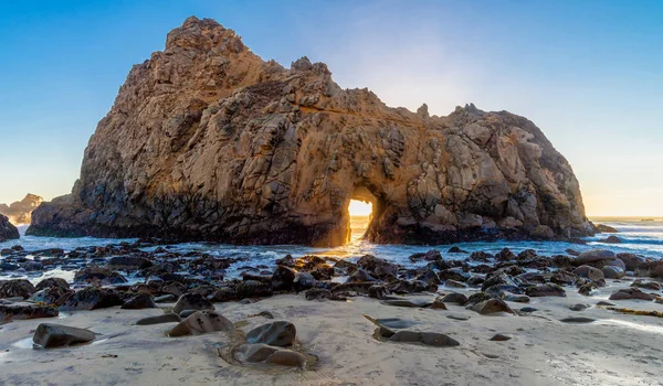 Pfeiffer Beach Keyhole Rock, Big Sur, Monterey County, Califórnia, EUA Imagem De Stock