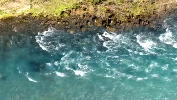 Luchtfoto van de rivier Drina in Bosnië en Herzegovina — Stockvideo