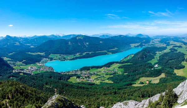 Sjön Fuschlsee, är Salzkammergut, Österrike, på sommaren — Stockfoto