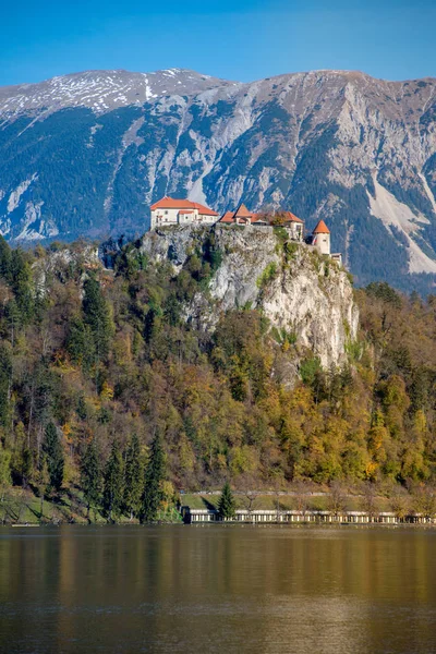 Castelo no lago Bled na Eslovénia — Fotografia de Stock