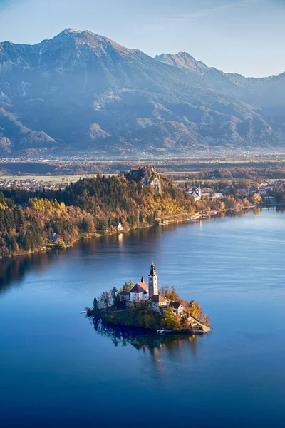 Île avec une église à Bled, Slovénie — Photo