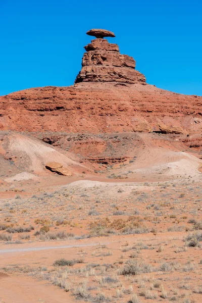 犹他州名为帽子岩的岩层 — 图库照片