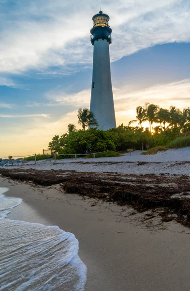 Cape Florida Deniz Feneri ve Fener Bill Baggs State Park içinde , Florida — Stok fotoğraf