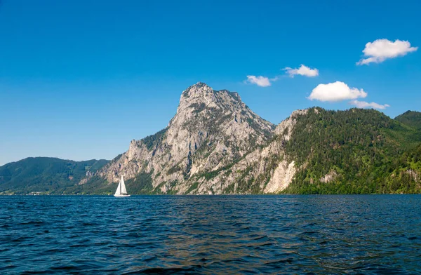 Avusturya, Salzkammergut 'taki Traunsee Gölü' nden görüntü — Stok fotoğraf