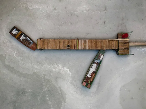 ボート、湖の水の凍結 — ストック写真