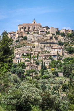 Luberon, Provence, Fransa 'daki Gordes dağ köyünün manzarası