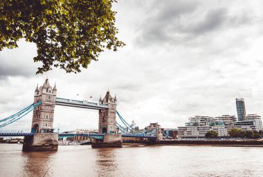 tower bridge at dusk in london