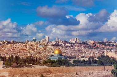 Doğal görünümünü Jerusalem cityscape kubbe kaya ve Western Wall ile ön planda