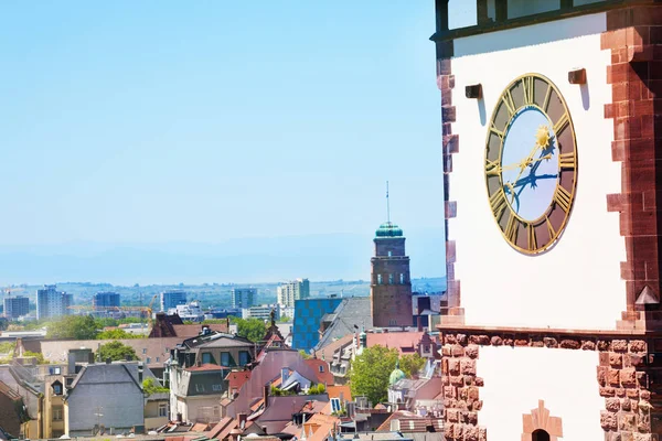 Freiburg Cidade Com Schwabentor Relógio Torre Primeiro Plano Alemanha Europa — Fotografia de Stock