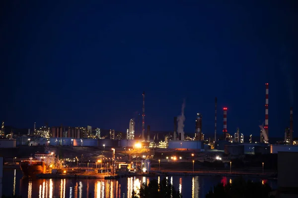 Instalação Petroquímica Iluminada Port Bouc França — Fotografia de Stock