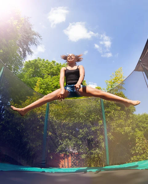 Low Angle View Active Teenage Girl Gymnast Jumping Outdoor Trampoline — Stock Photo, Image