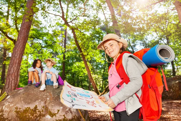 Girl Backpack Mat Navigation Map Summer Vacation Holiday Play Forest — Stock Photo, Image