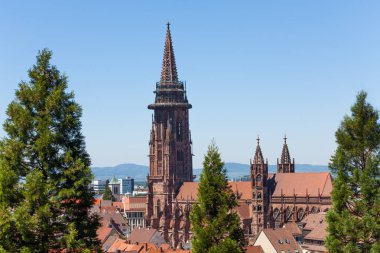 Freiburg katedral kule mavi gökyüzü, Almanya, Europe