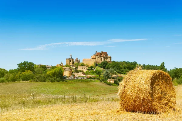 Countryside Summer Landscape Hay Bale Field Biron Castle Background France — Stock Photo, Image