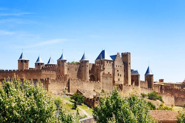 Schilderachtig Uitzicht Versterkte Stad Van Carcassonne Tegen Blauwe Hemel — Stockfoto