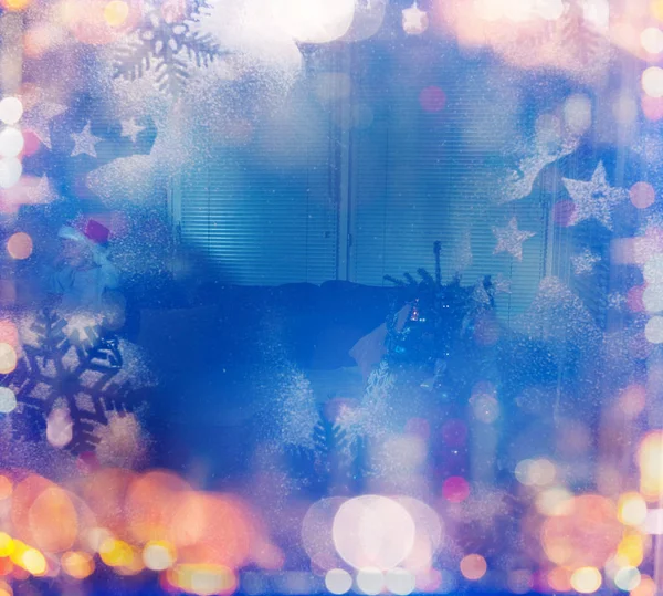 Vue Par Fenêtre Givrée Chambre Décorée Noël — Photo