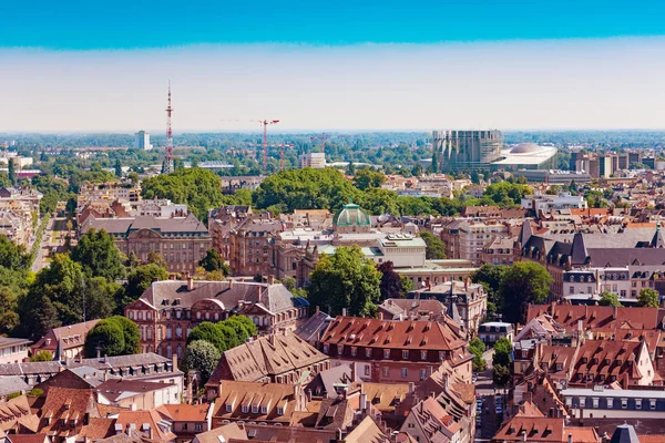从巴黎圣母院大教堂看斯特拉斯堡和欧洲议会 — 图库照片