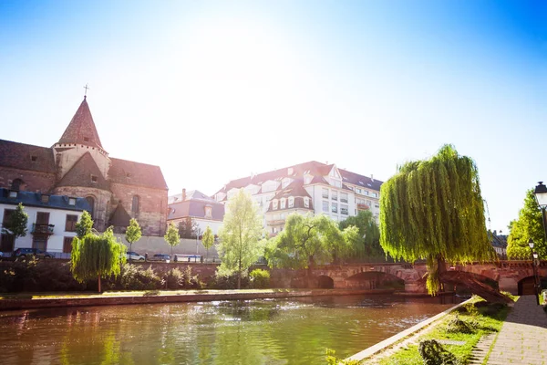 Stadsbilden Strasbourg Med Sjuk Floden Vallen Våren Frankrike Europa — Stockfoto