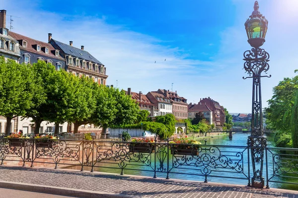Picturesque View Ill River Embankment Traditional French Buildings Sunny Day — Stock Photo, Image