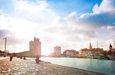 Gates bölmesindeler ve kule, Saint-Nicolas için yapılan La Rochelle