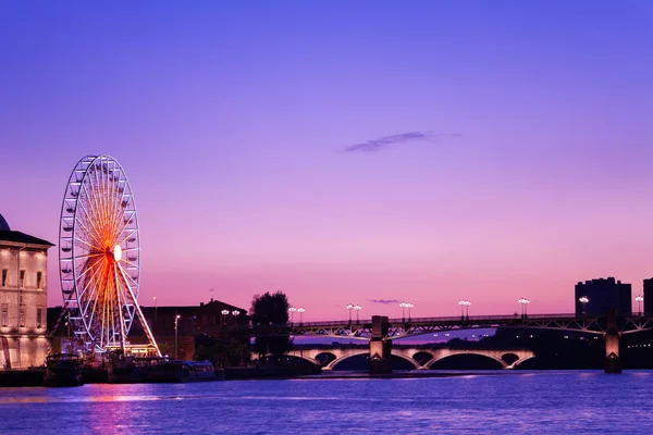 Vista Notturna Del Argine Del Fiume Garonne Con Ruota Panoramica — Foto Stock