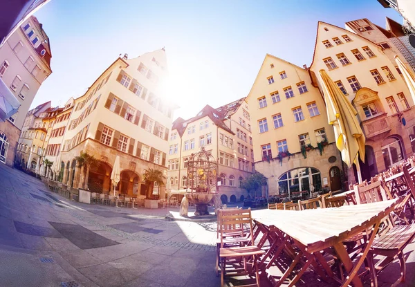 Schöner Alter Platz Von Stuttgart Mit Alten Häusern Und Strassencafés — Stockfoto